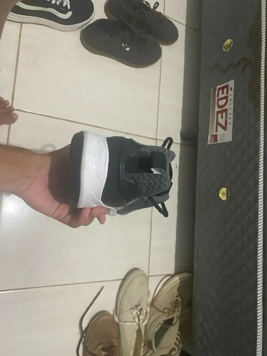 Tênis Under Armour Charged - Preto - Foto 3