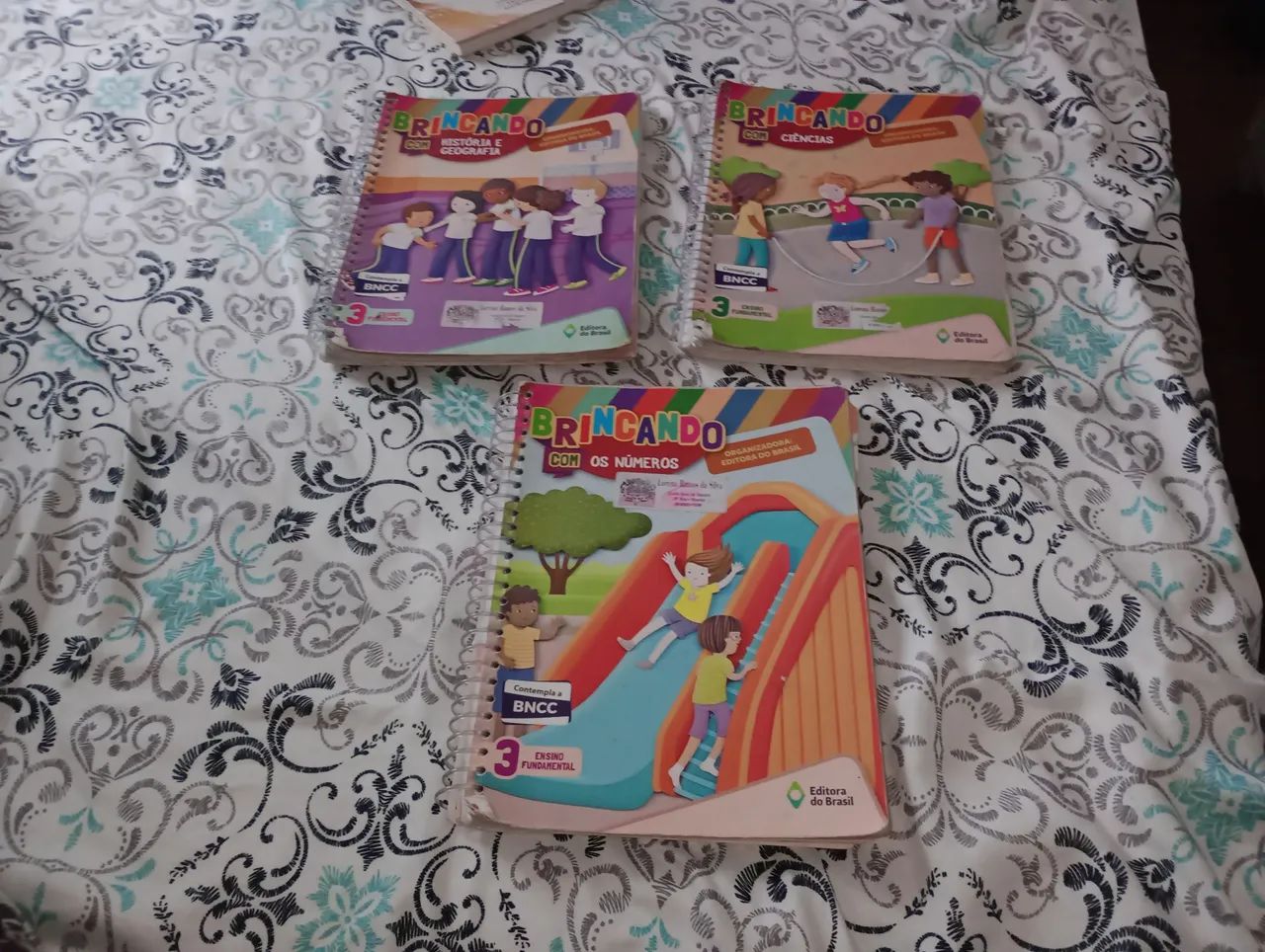 Livros didáticos Brincando - 3º ano - História, Geografia, Ciências e Matemática