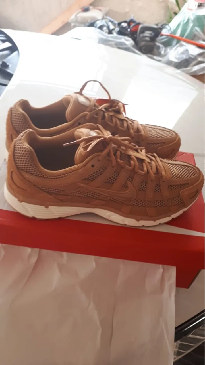 NIKE P-6000