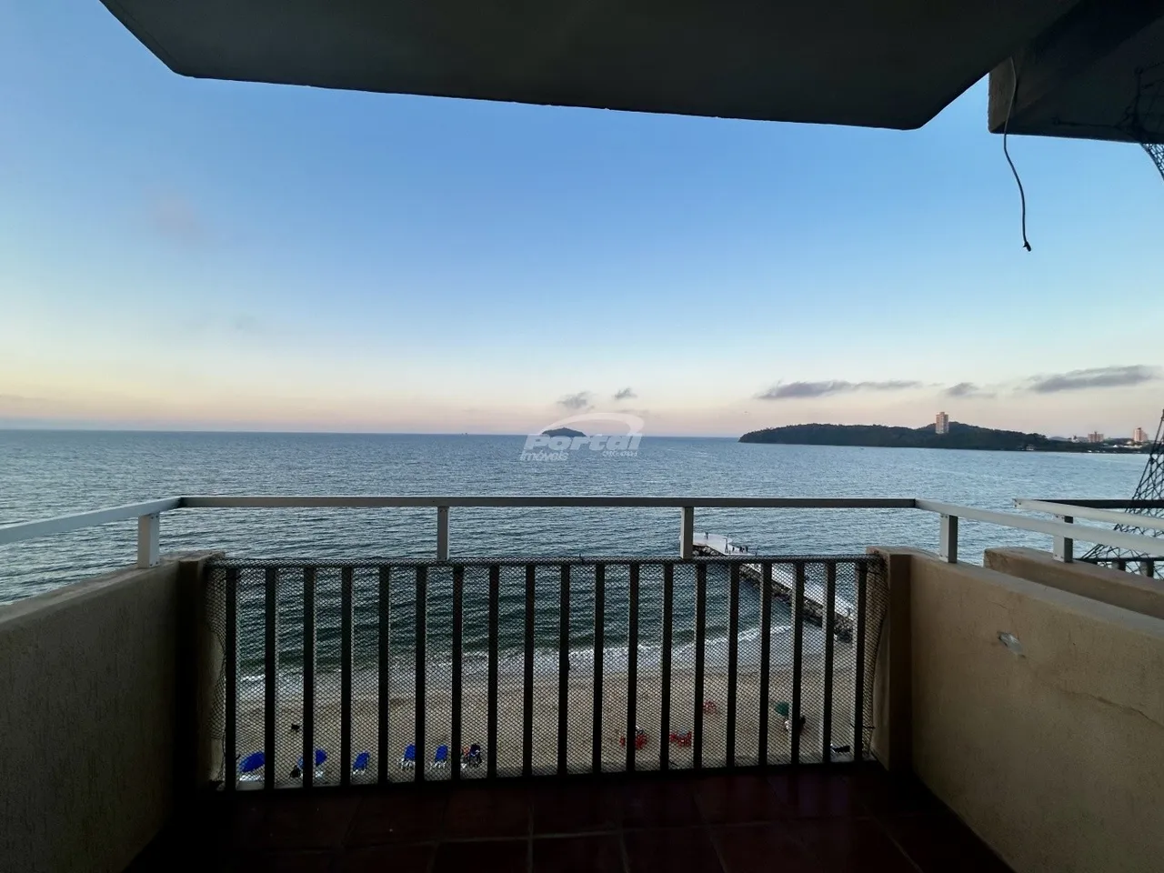 Apartamento frente mar disponível para locação no Centro em Balneário Piçarras/SC (Cód. 21