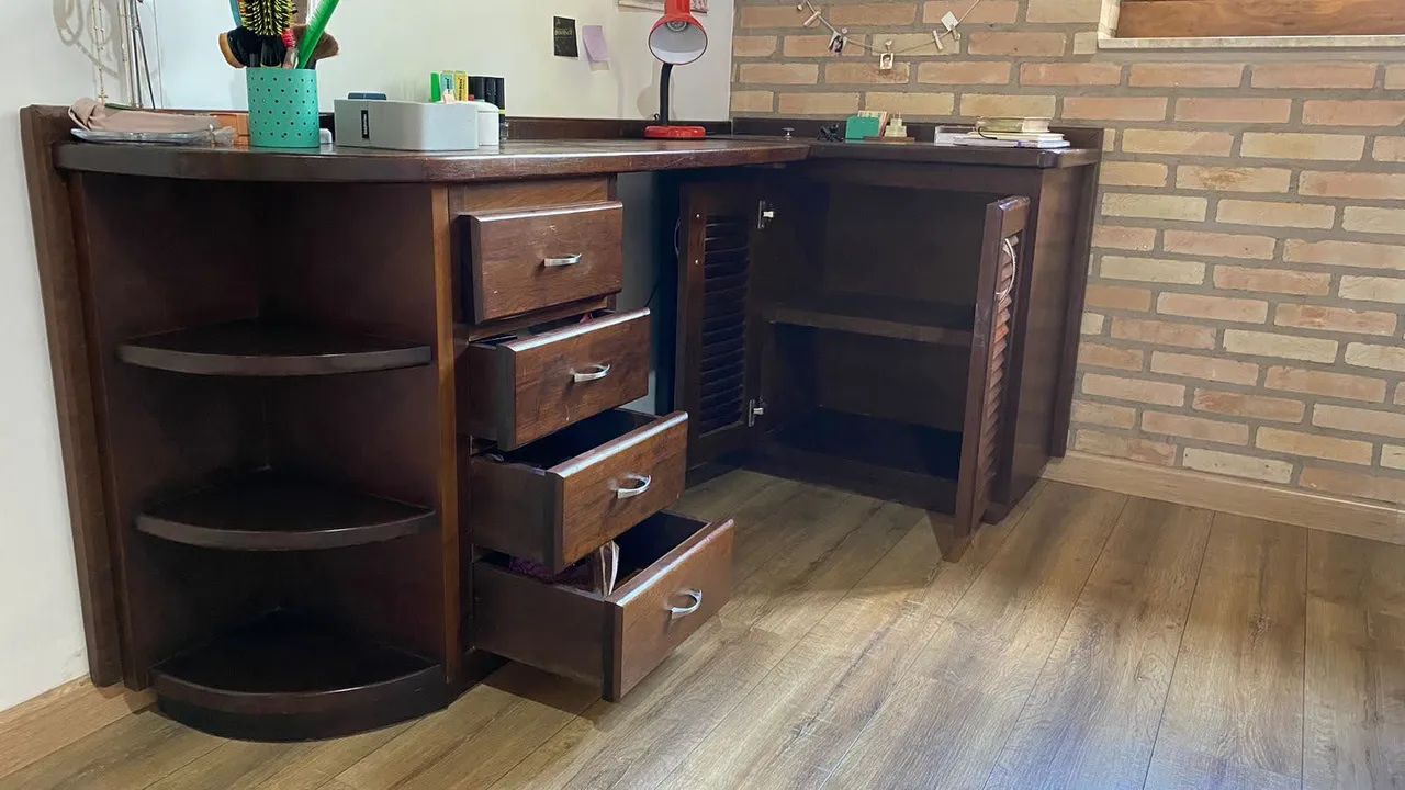 Escrivaninha de Canto em Madeira Maciça - Foto 2