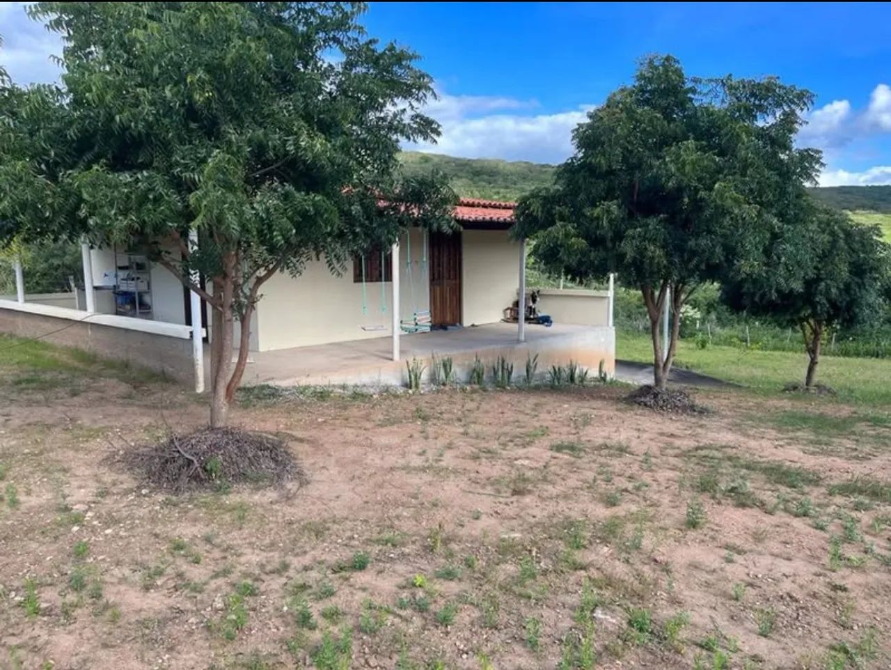 Sítio com casa e área verde