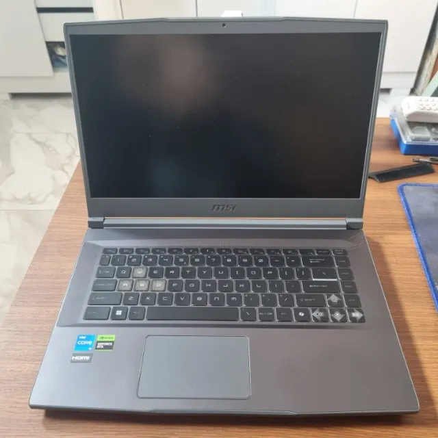 Notebook MSI Thin 15 B12UDX-2224US