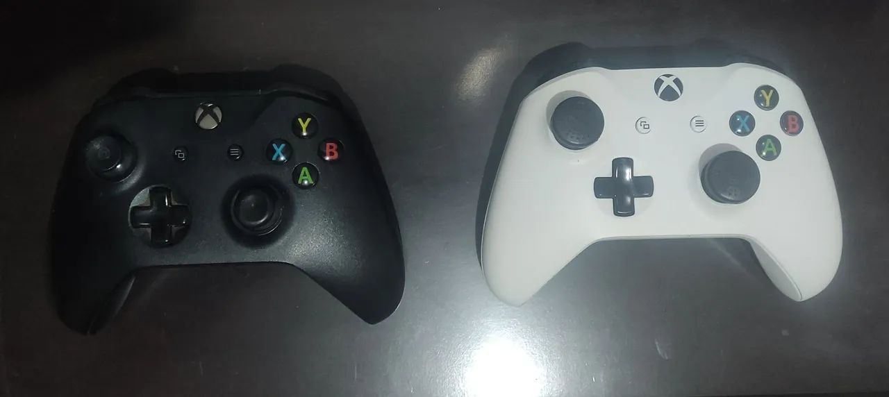 Xbox One X - Com 2 controles e 1 HD externo de 1 TB - Foto 5