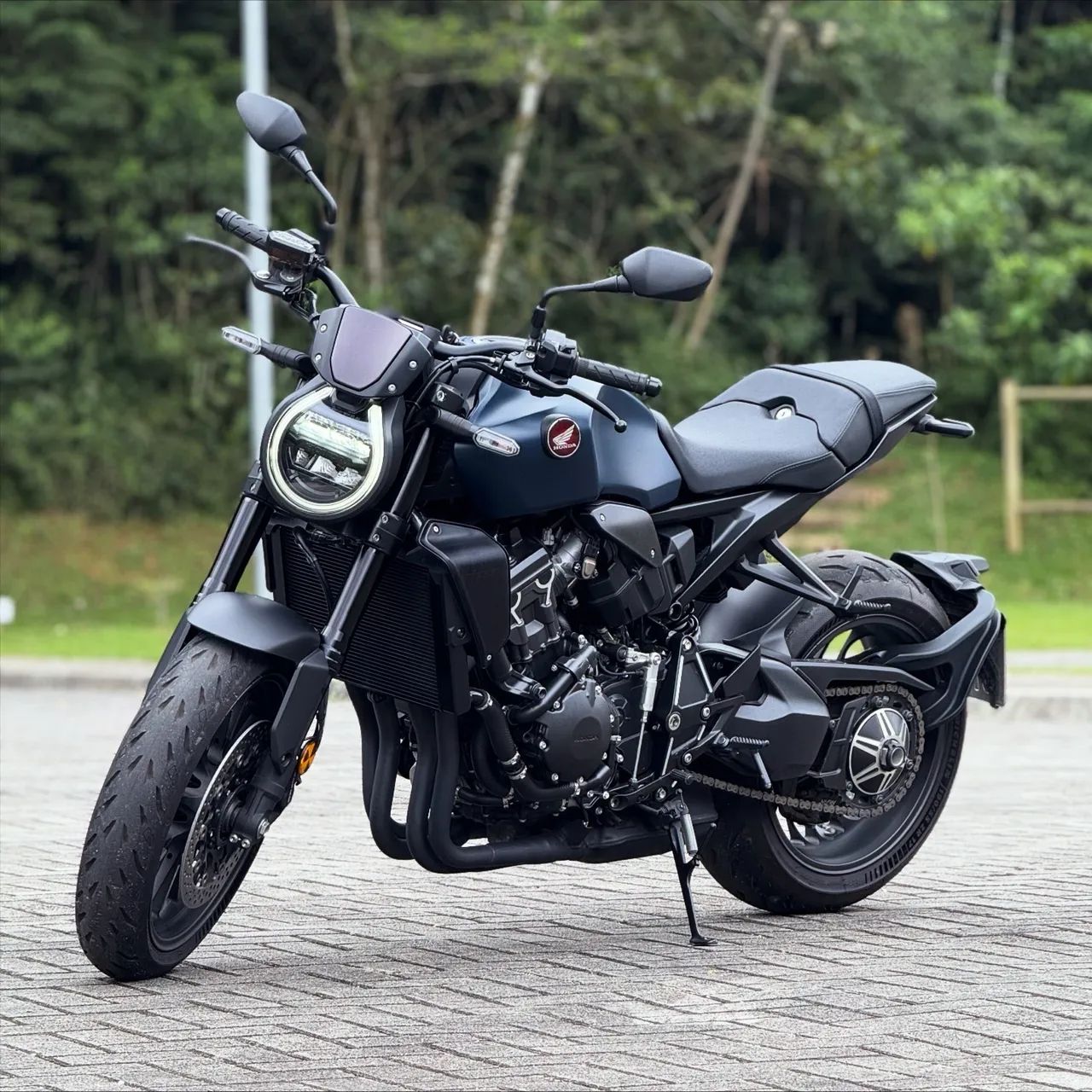 CB 1000 Black Edition (Apenas 831 km)