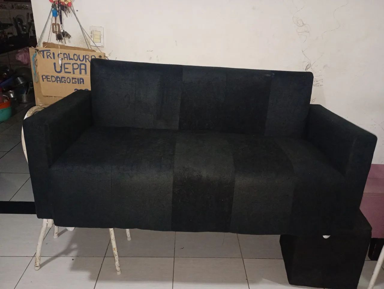 Sofá Preto 2 Lugares Confortável à Venda496341633110517761