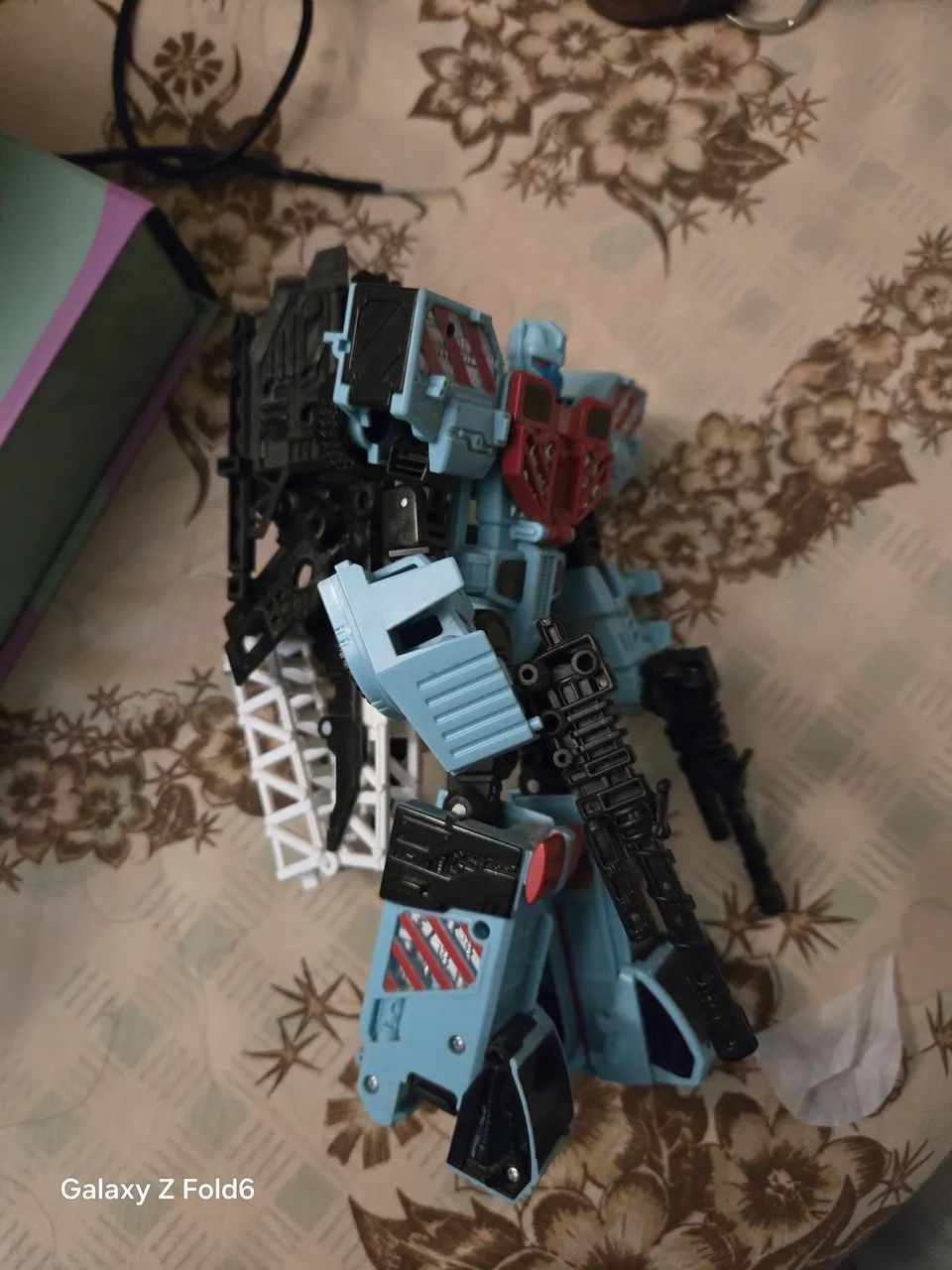 Boneco Transformers Generations Combiner Wars Voyager Class Protectobot Hot Spot - Foto 3