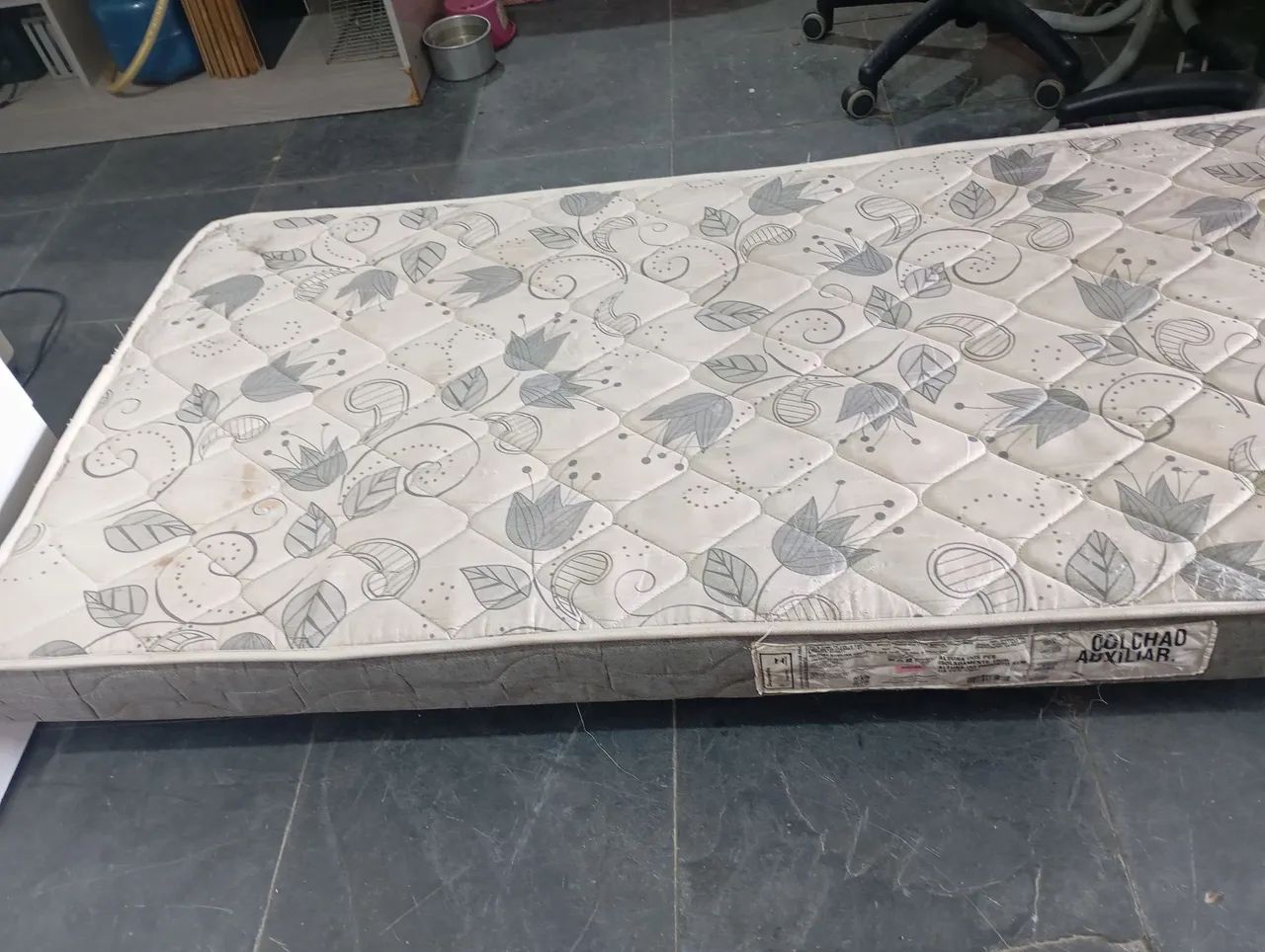 Cama auxiliar de rodinhas  - Foto 2