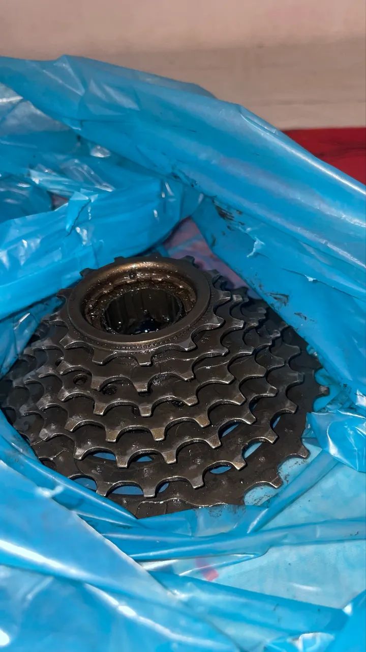 Cubo 36 furos + catraca de 7 velocidades bem conservada - Foto 2