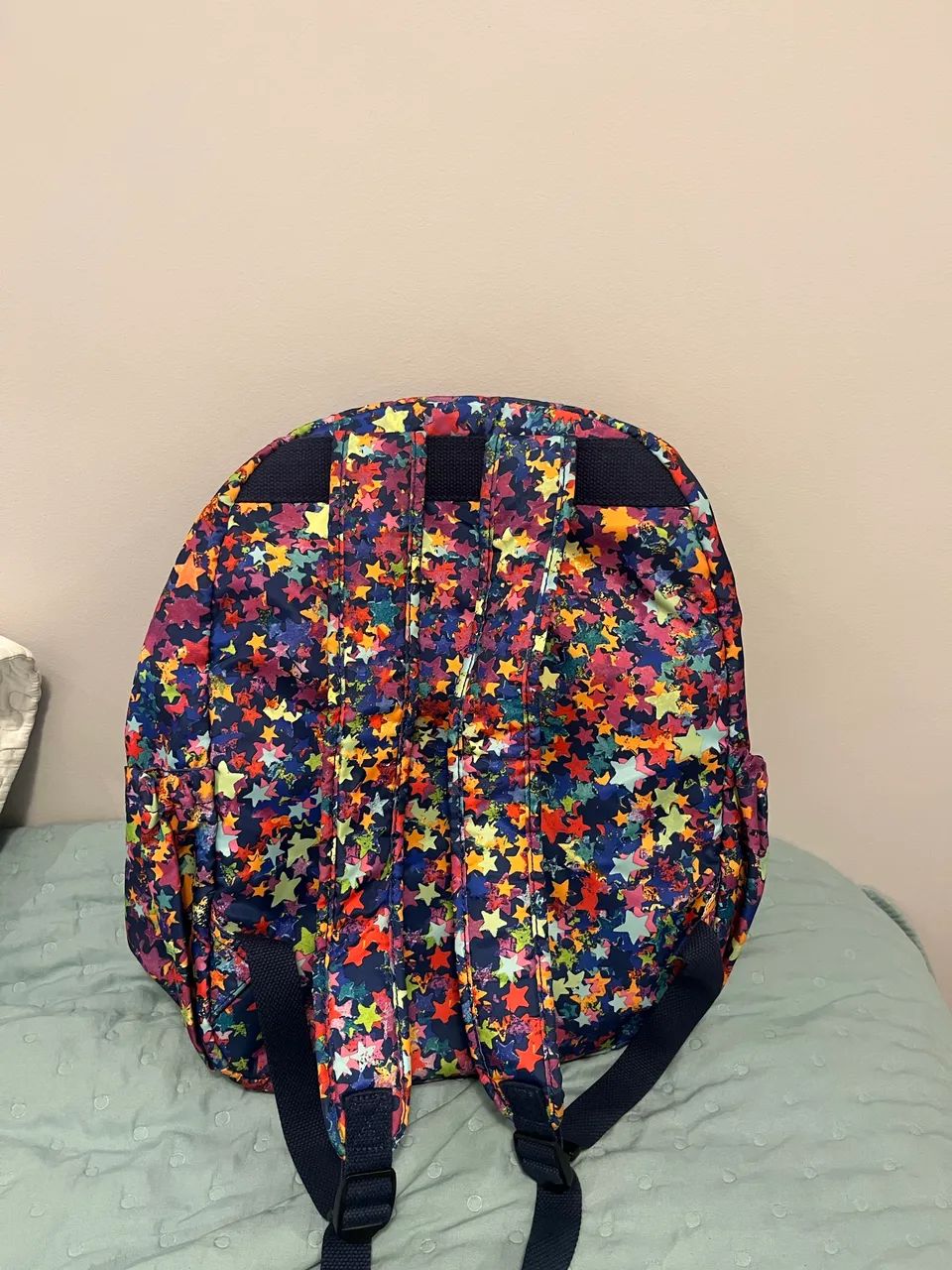 MOCHILA KIPLING SEOUL estrelas coloridas  - Foto 4