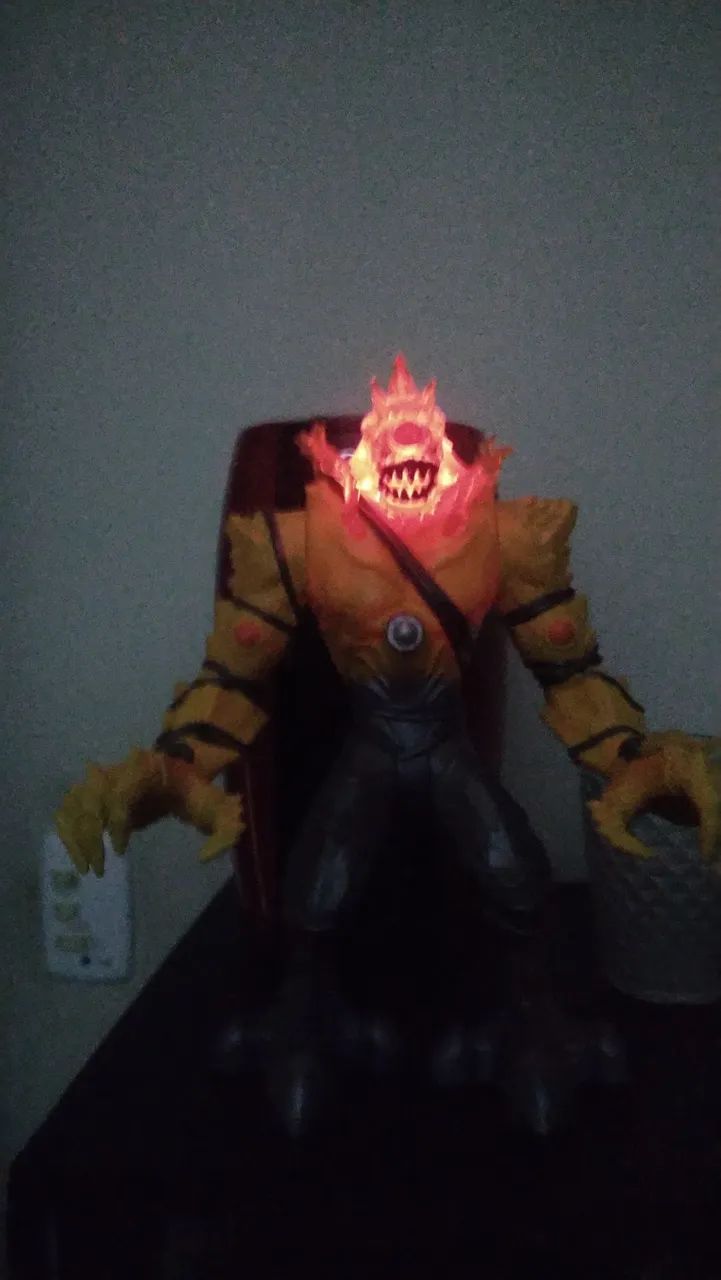 Boneco Elementor elétrico Max Steel - Foto 3