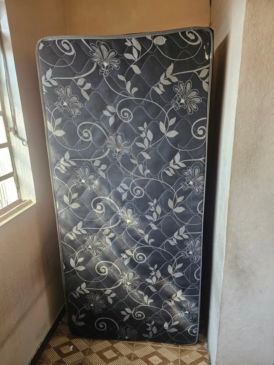 Cama box solteiro com colchão 