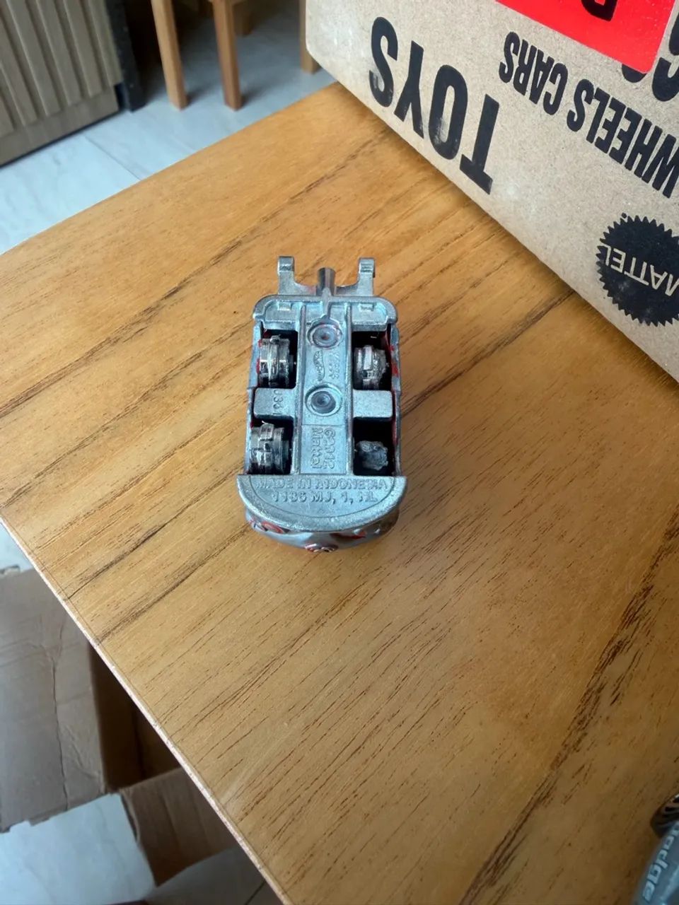 Hot Wheels Kool Kombi Premiun (sucata para custom) - Foto 2