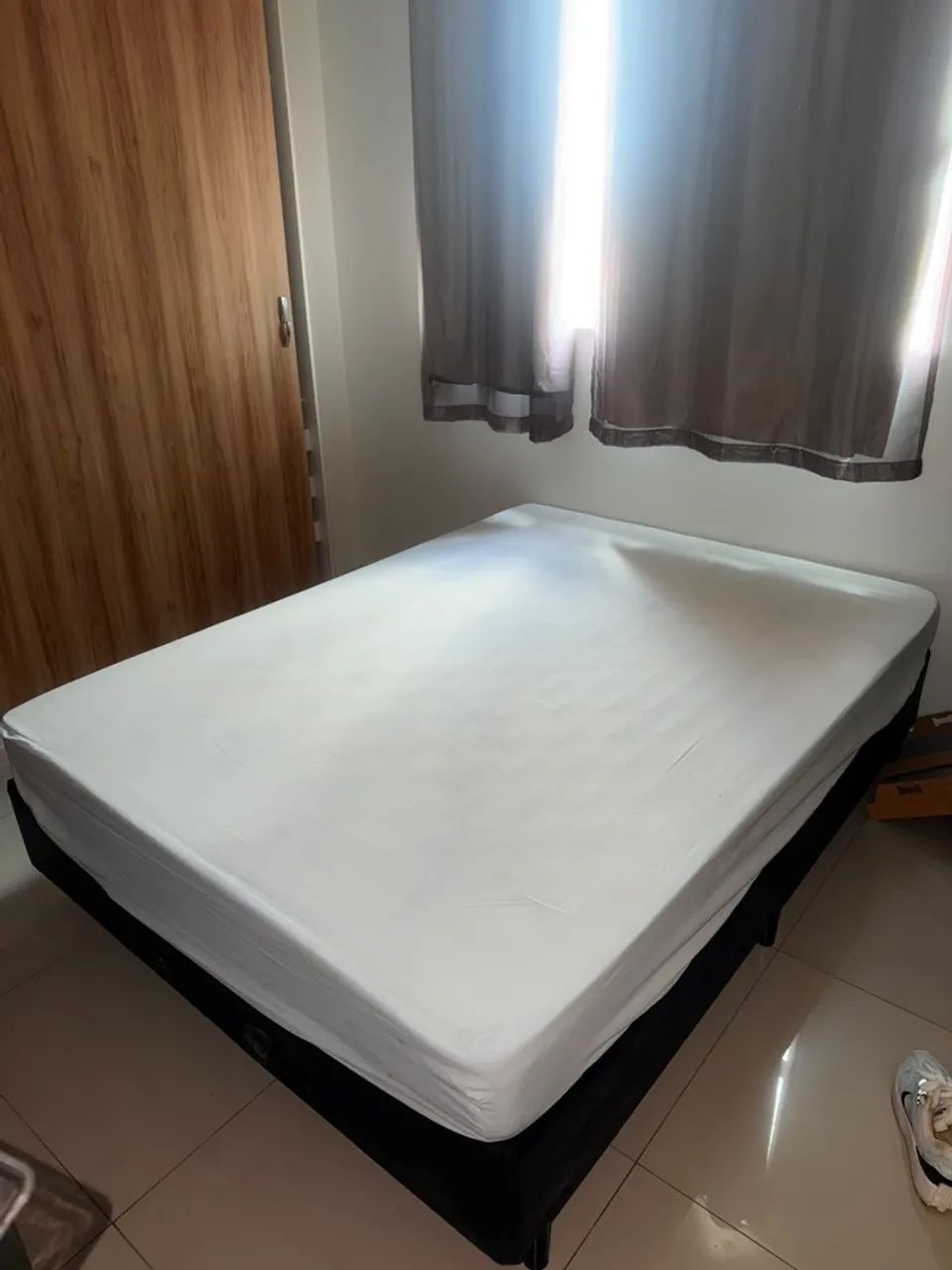 Cama Box de Casal - Ótimo Estado