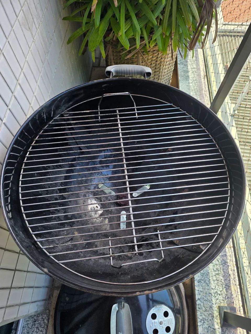 Vendo churrasqueira Weber - Foto 2