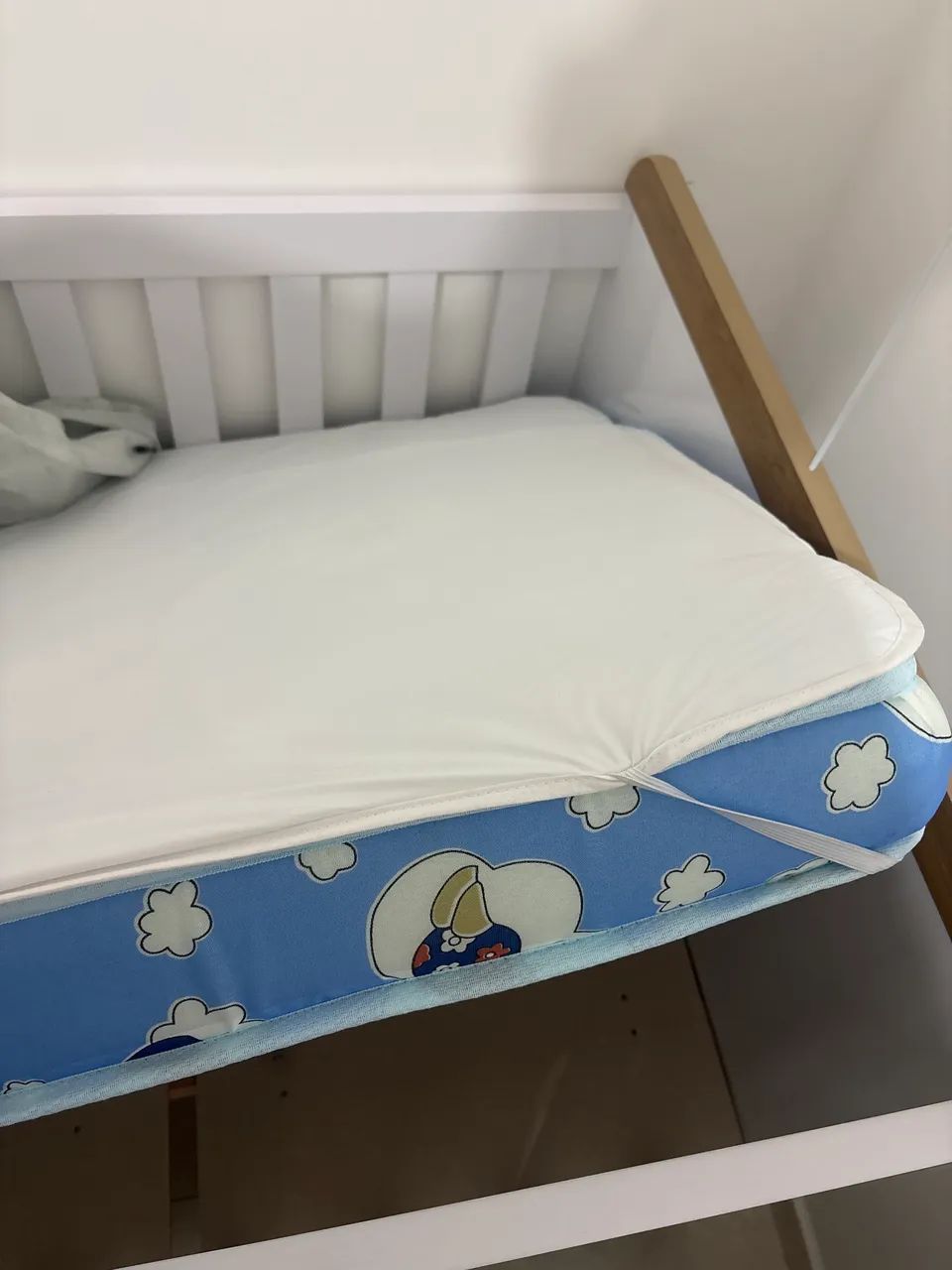 Berço Moderno + Colchão Impermeável Ortobom e Kit Completo de Lençóis - Foto 4