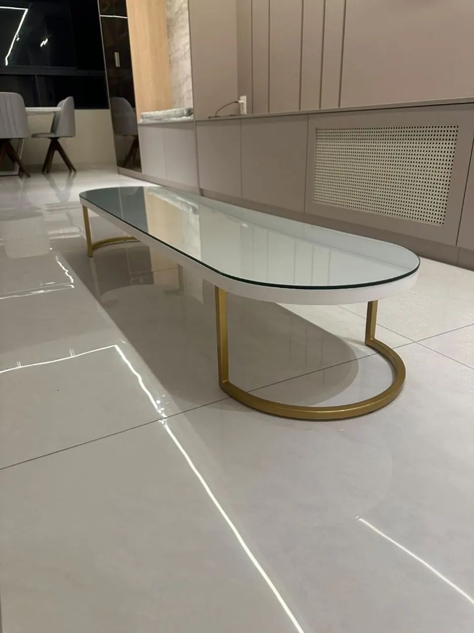 Mesa de centro em laca branca