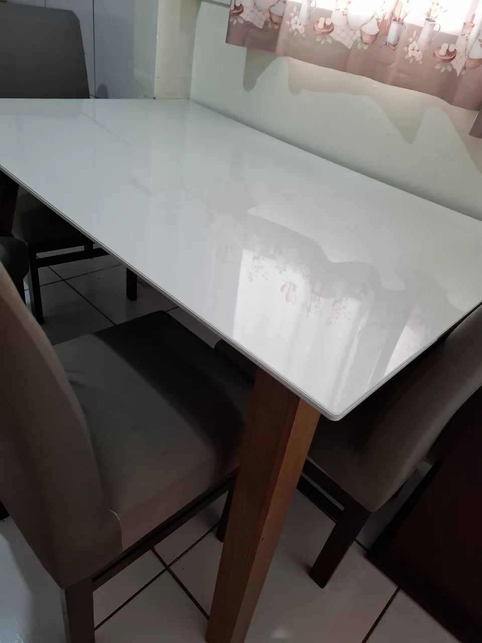 Vendo mesa 4 cadeiras  - Foto 3