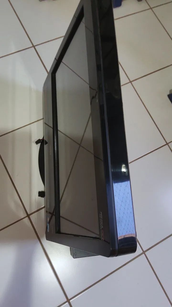 Monitor 20" Semp Toshiba 220volts  - Foto 2