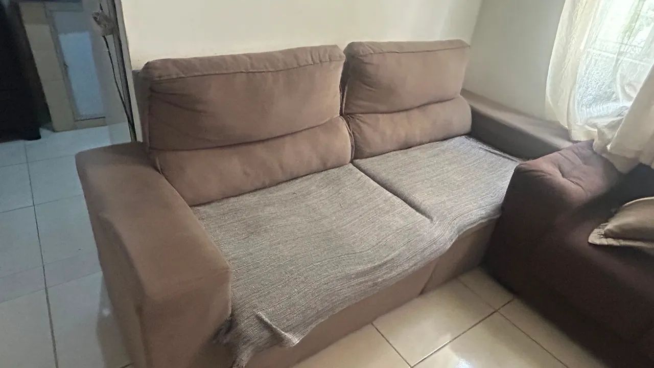 Sofá retrátil com 2,20 cm de comprimento com pequenas avarias - Foto 5