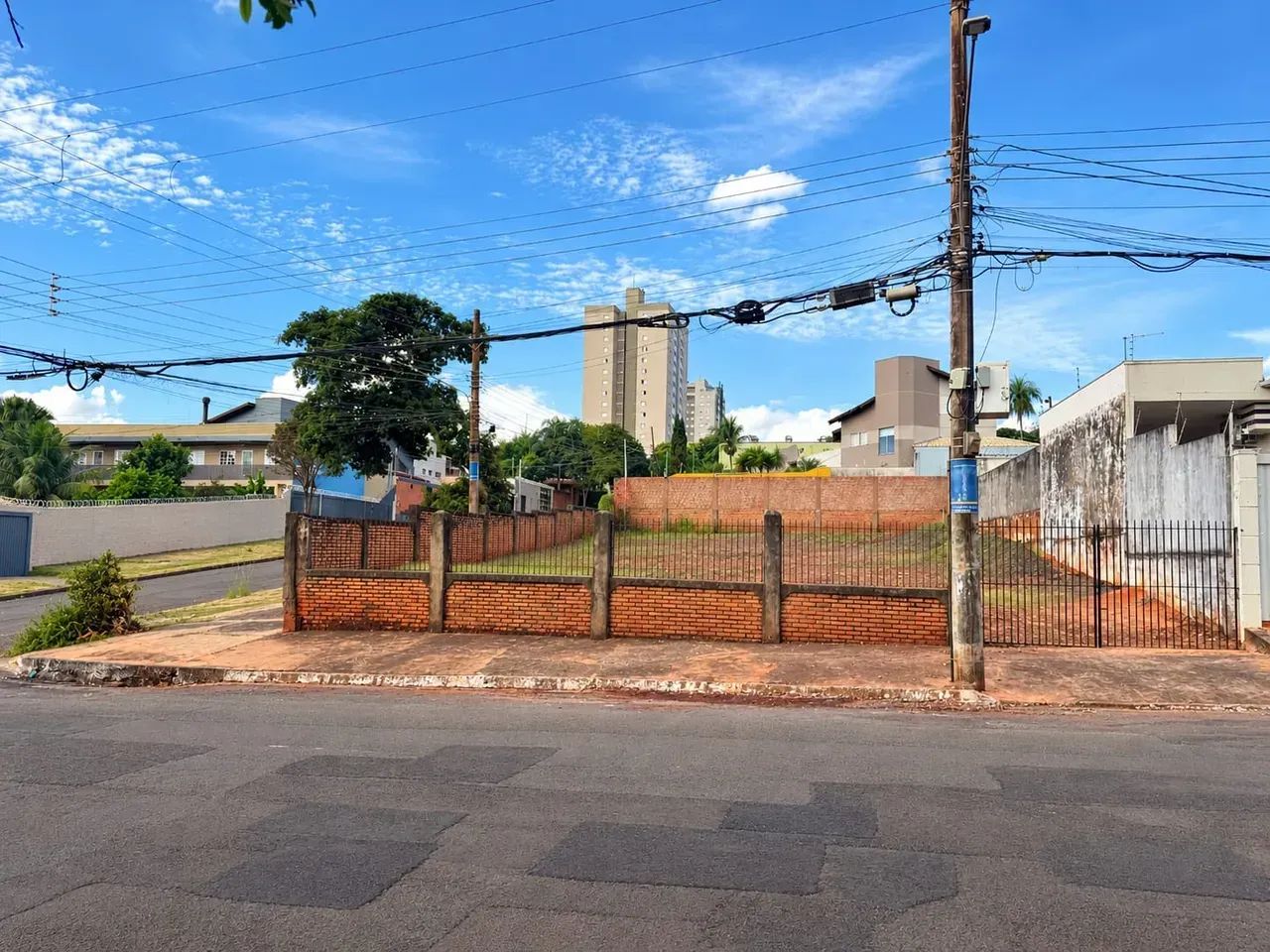 Terreno com 480m² a venda no Monte Castelo