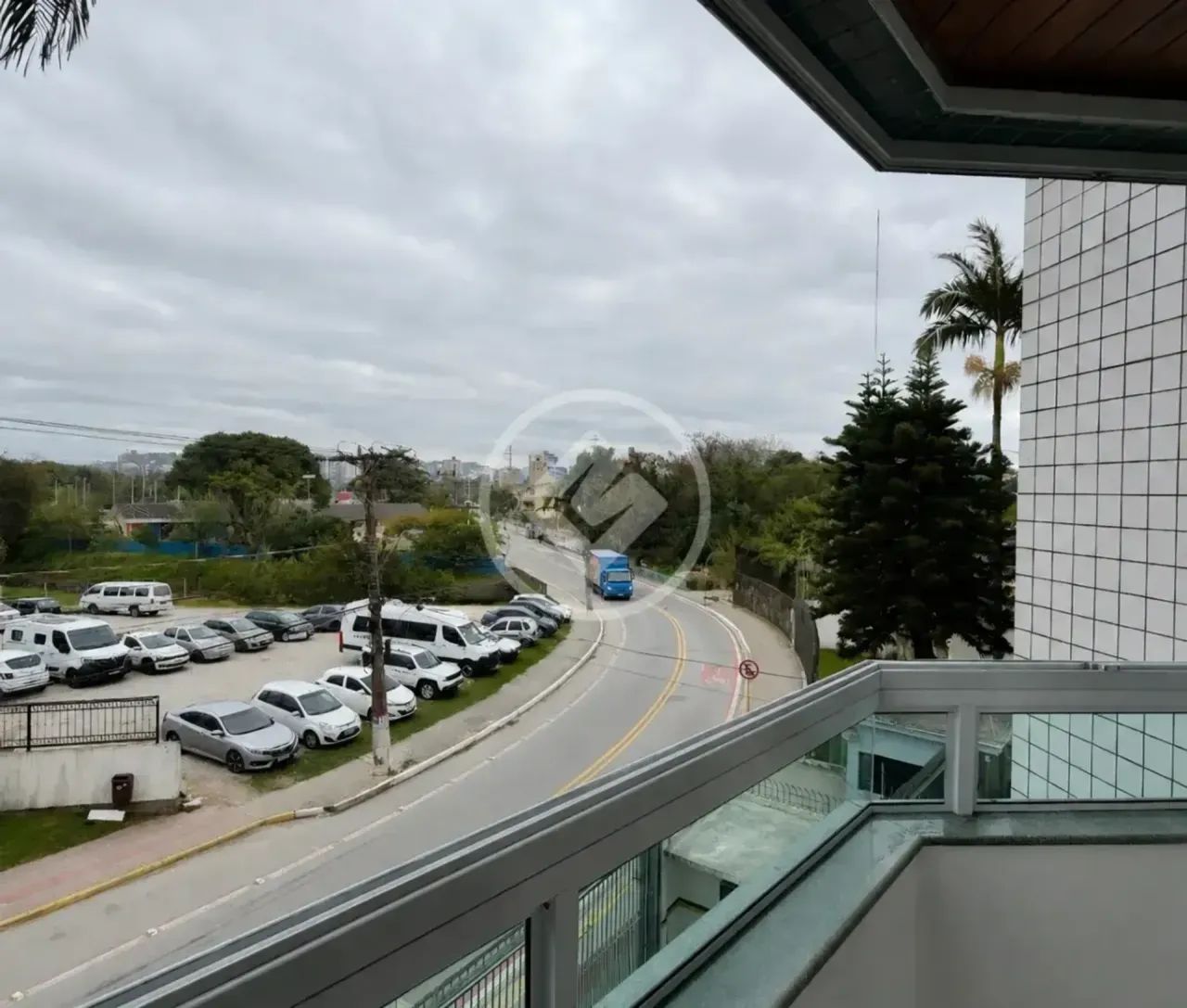 Apartamento 2 dormitórios com suíte e sacada no Abraão