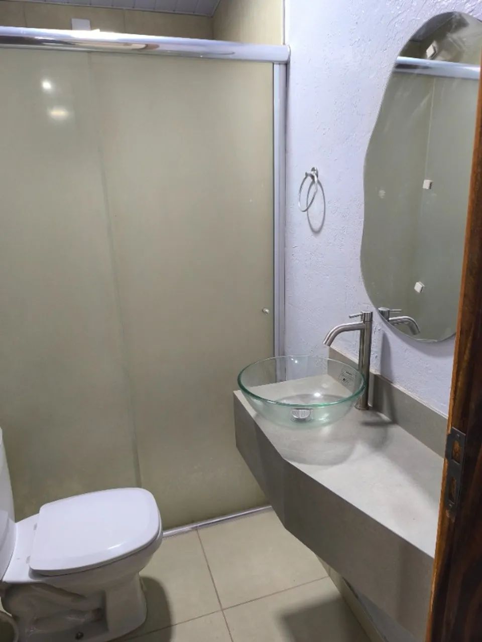 ALUGO casa reformada com 1 quarto/ kitnet - Foto 5