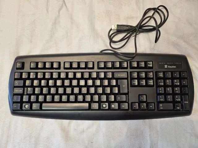 Teclado Itautec USB ABNT2 Com Fio Para PC Preto