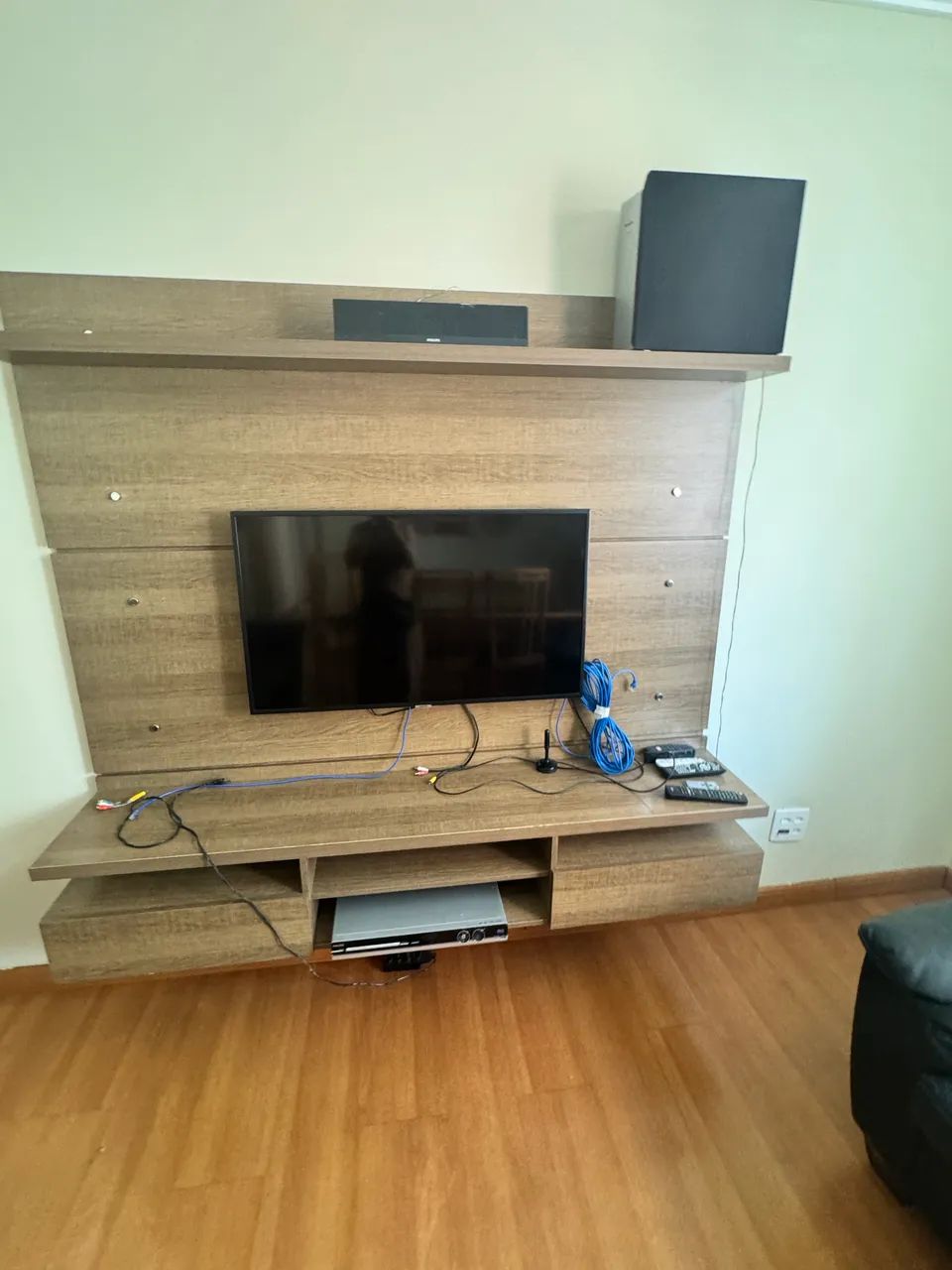 Painel de madeira para TV - Foto 2