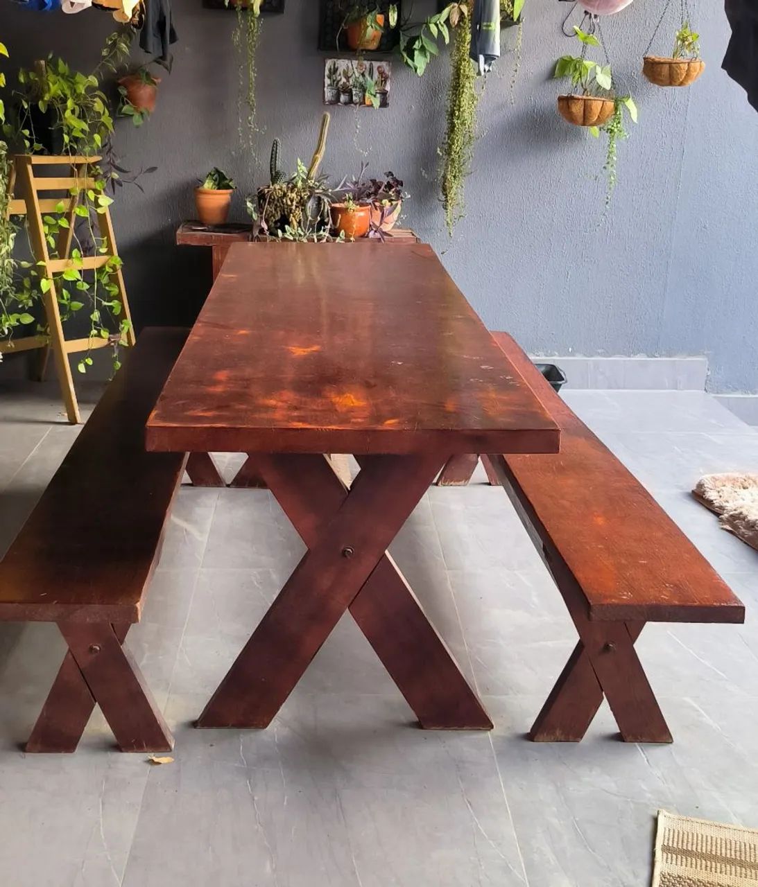 VENDO MESA DE MADEIRA MACIÇA  - Foto 2