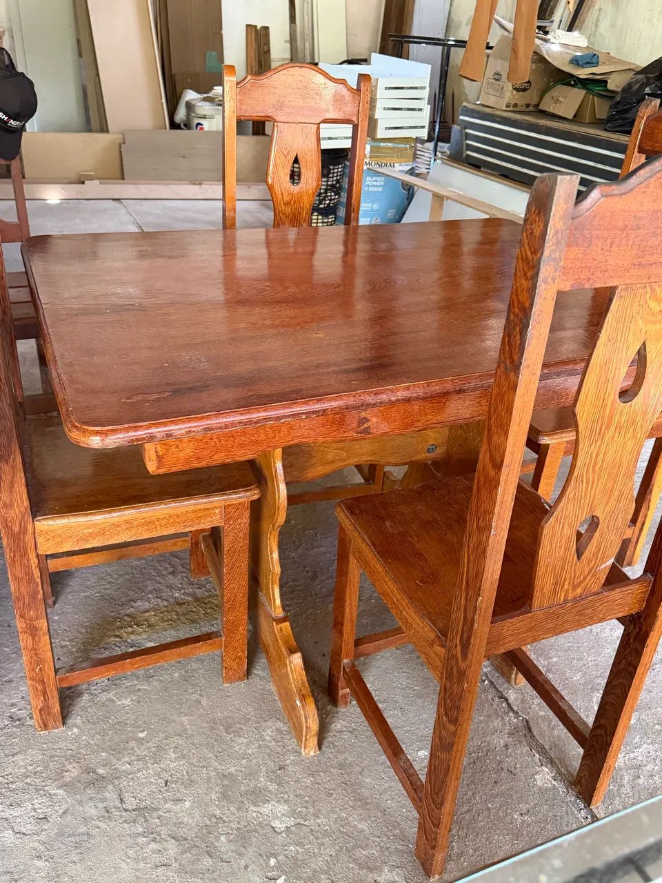 Mesa de madeira com 4 cadeiras - Foto 3
