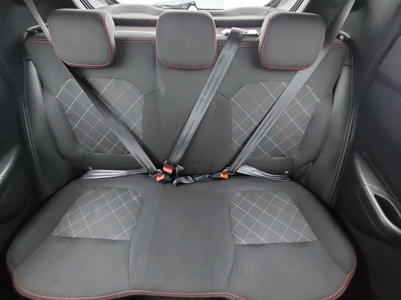 Renault Kwid 1.0 Zen, foto 18 de 18
