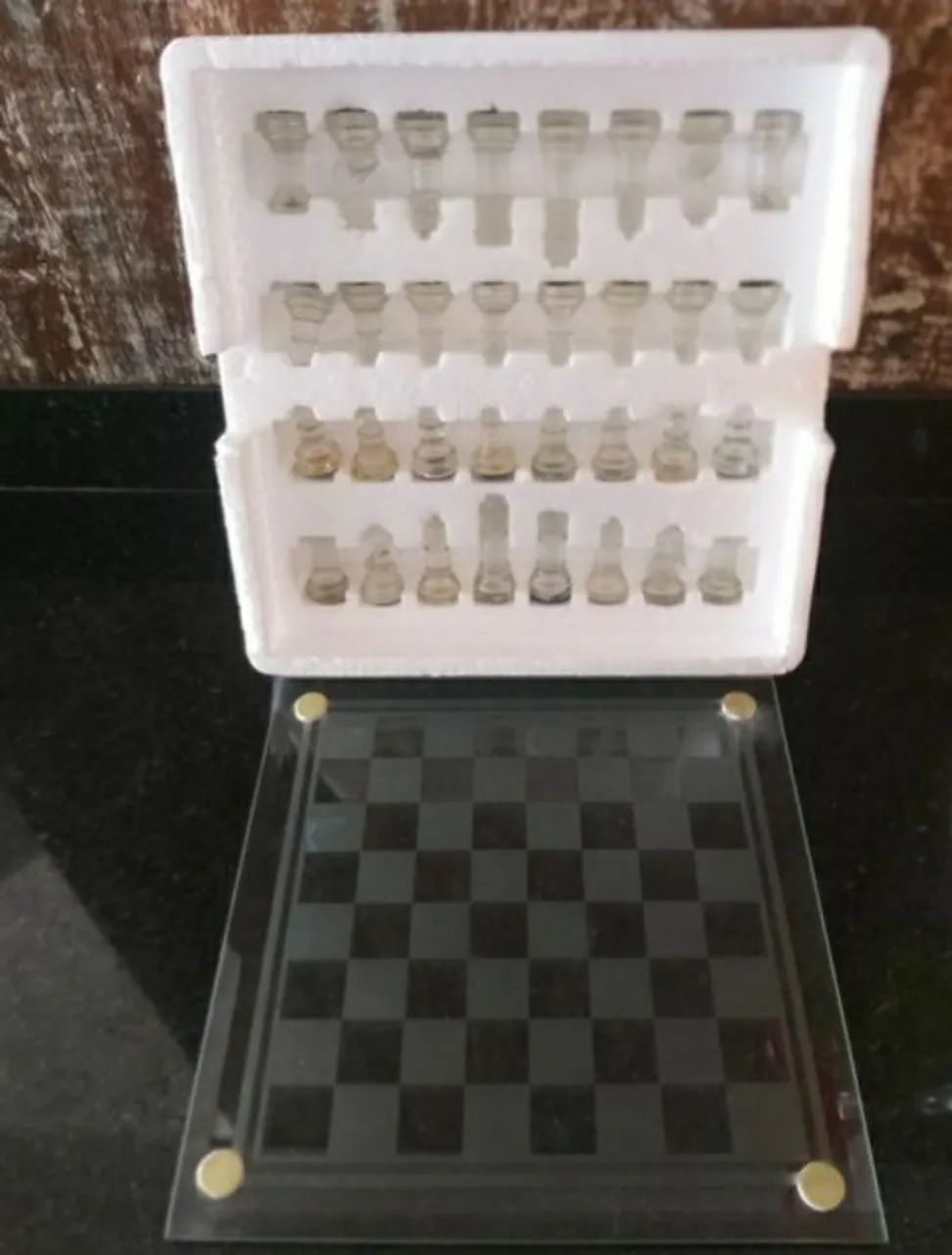 JOGO DE XADREZ COM TABULEIRO DE VIDRO E 32 PEÇAS, MARCA HOME MANIA. - Foto 3