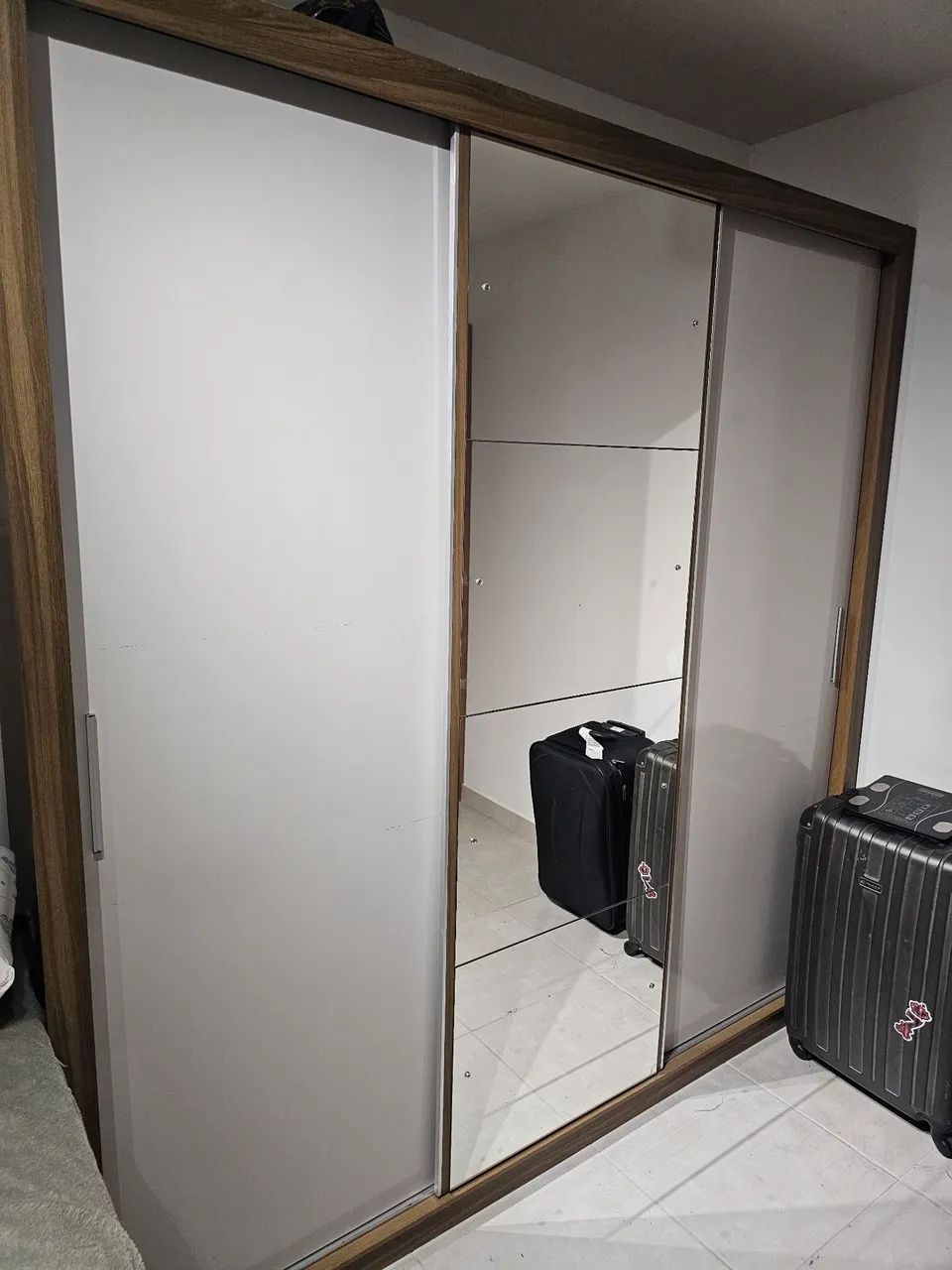 Guarda roupas (roupeiro)