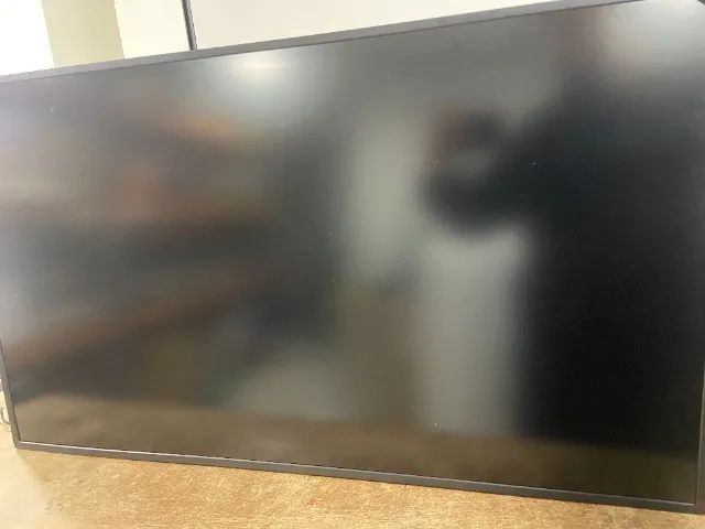 Monitor Samsung Com detalhes 100% funcional 43pol