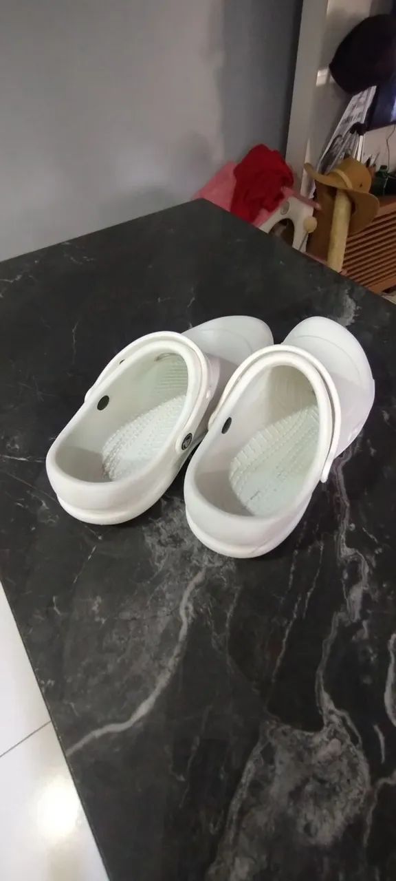 Sandália crocs - Foto 4