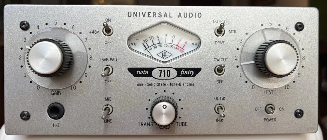 Pré Universal Audio 710
