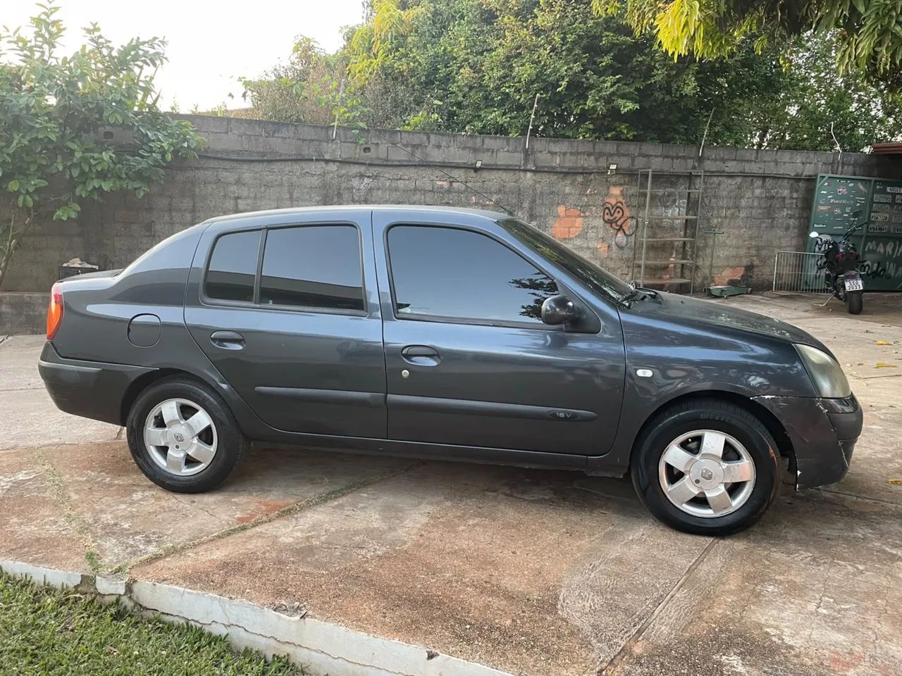 Renault Clio SED RT/ Privilège/ Botic 1.6 16V 4P 2004