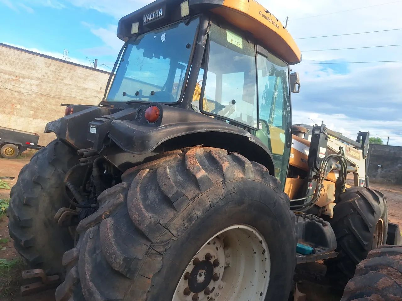 Vendo trator valtra bh 180 ano 2014  - Foto 2