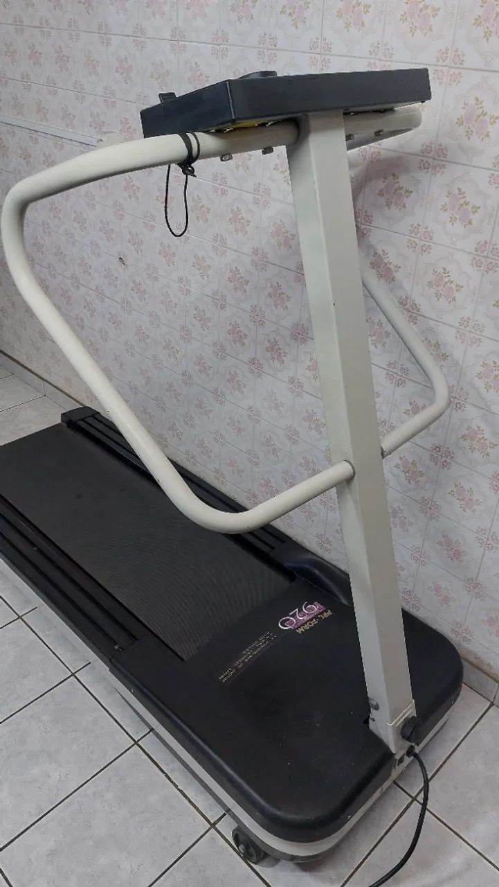 Esteira Elétrica ProForm 920- 1á 13km/h - até 120Kg - 110V - Dobrável -ac. Cartão - Foto 3