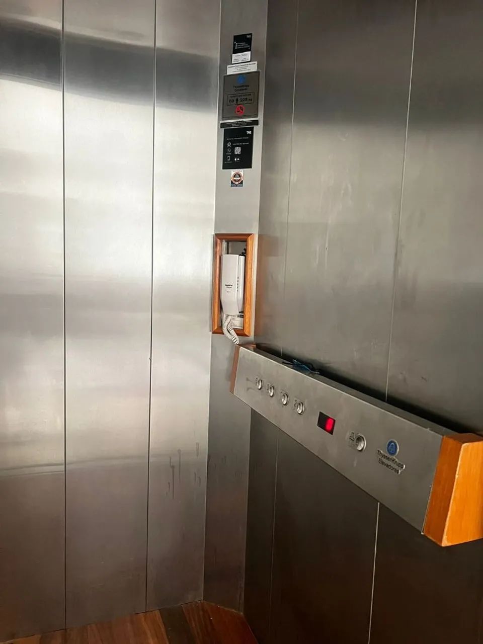 Elevador elétrico completo marca thyssen Krupp 