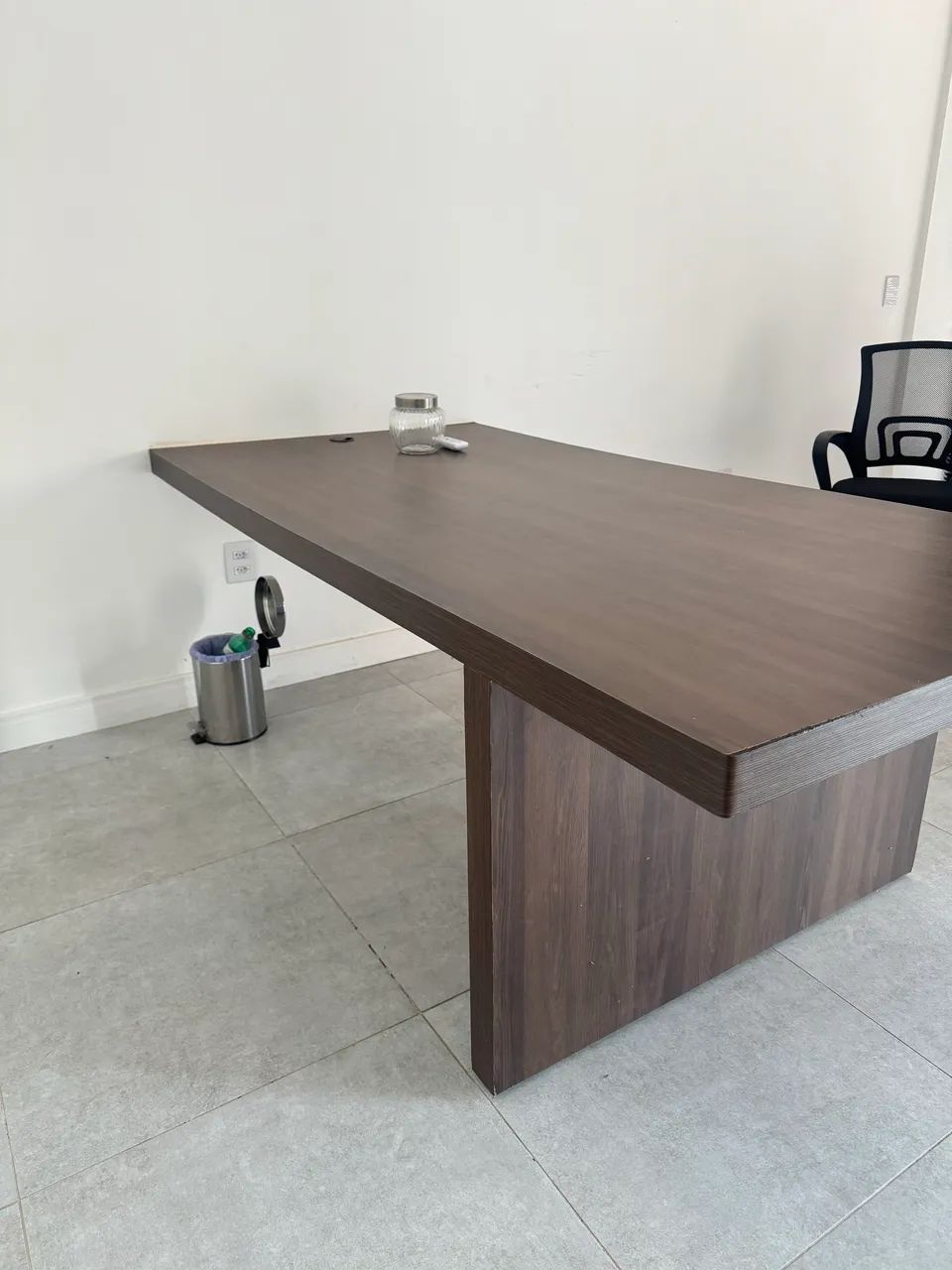 Mesa de escritório MDF marrom - Foto 2