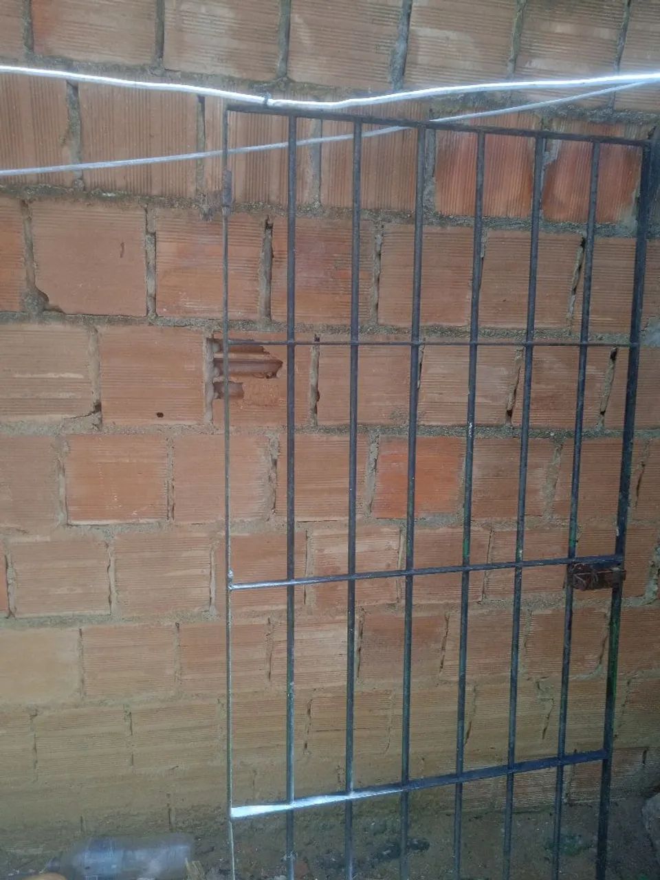 Portão de 1 metro e alguma coisa  - Foto 2