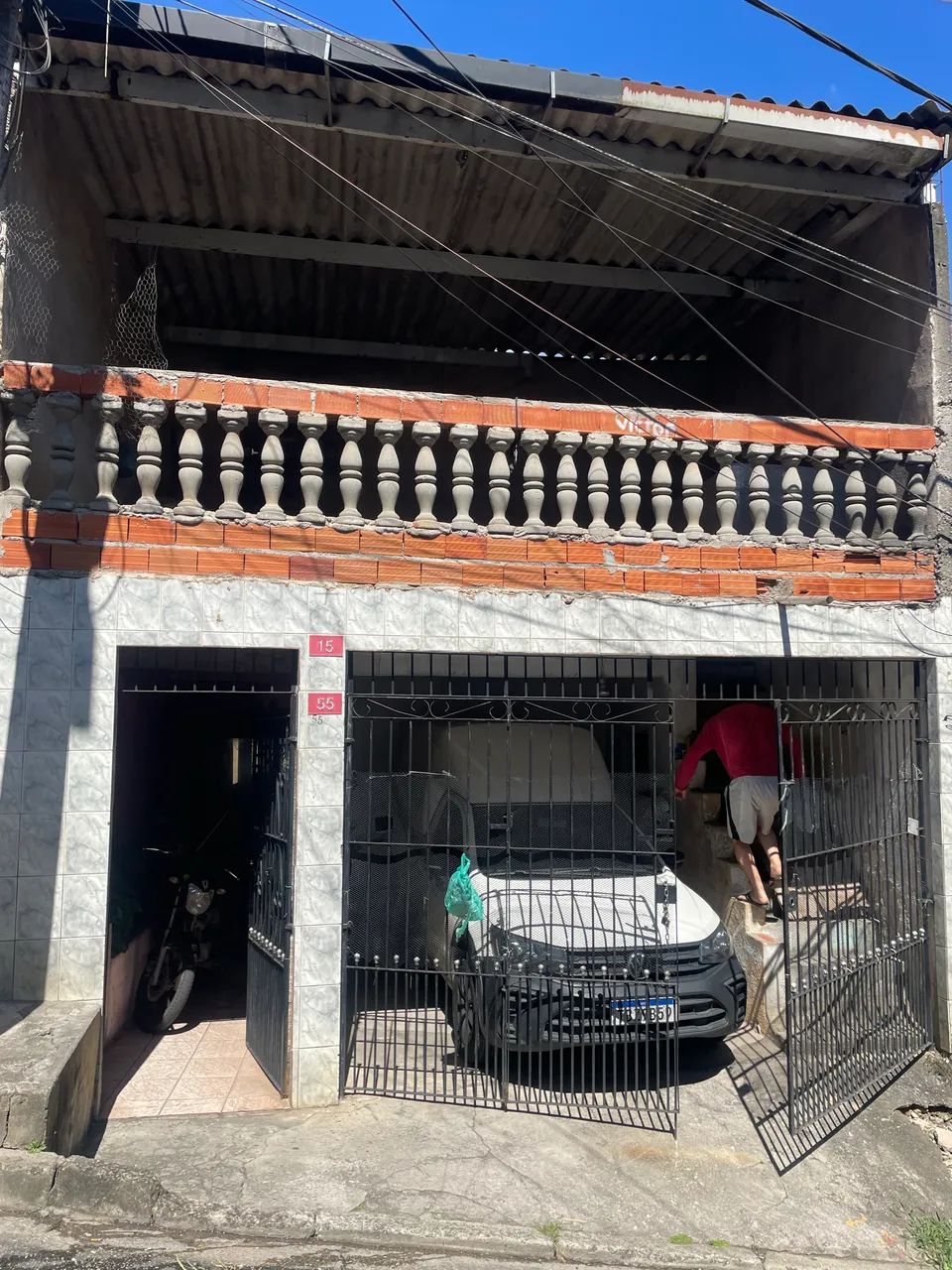 Terreno com três casas 