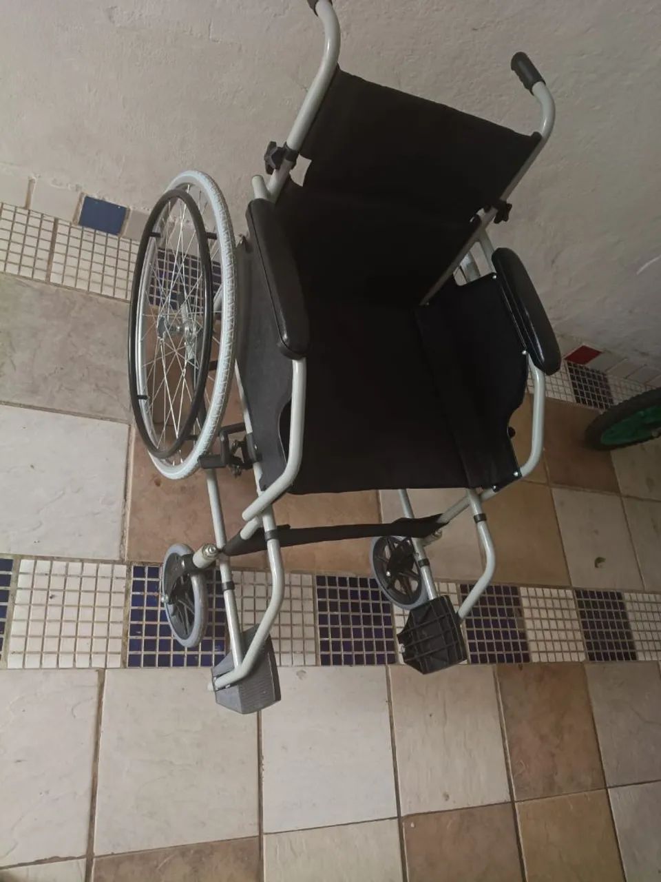 Cadeira usada poucas vezes 