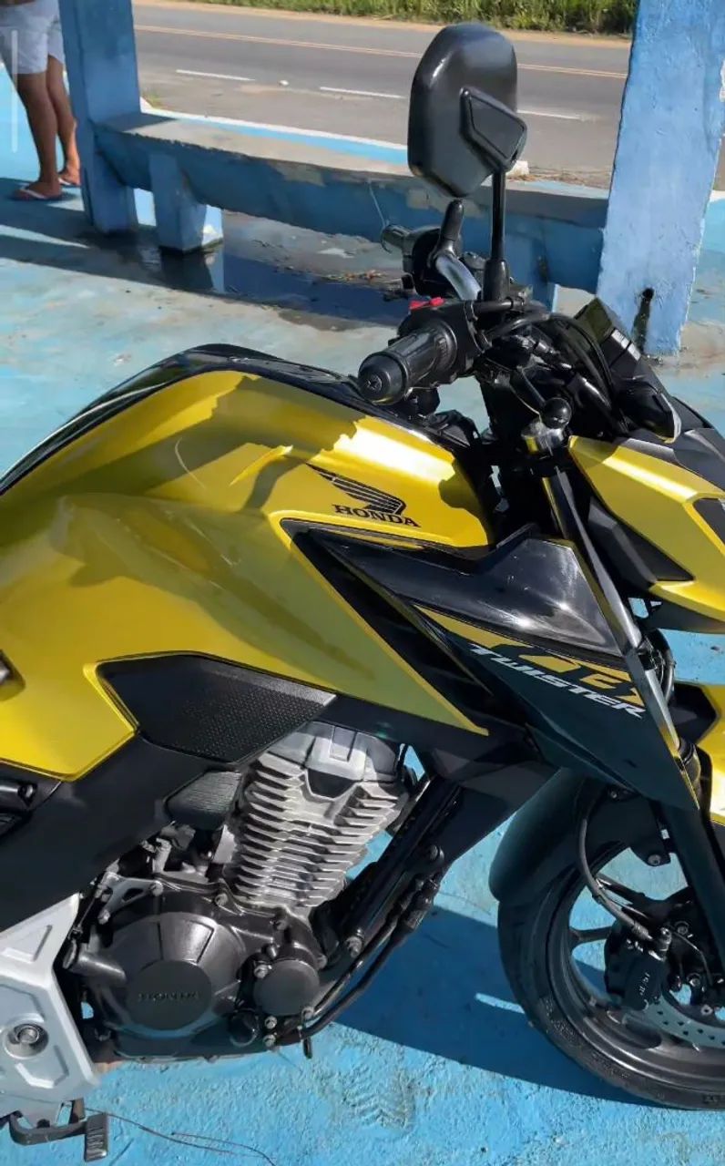 CB300F ABS  - Foto 4