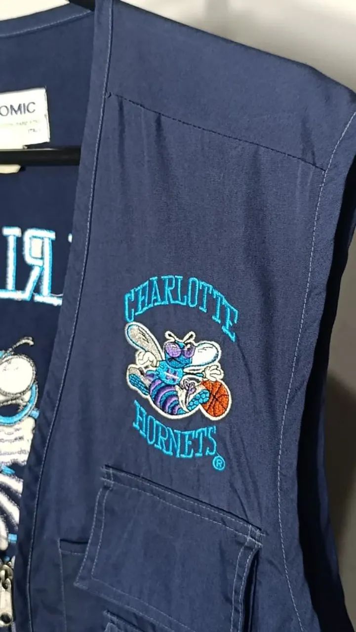 Colete vintage Charlotte Hornets 90's  - Foto 3