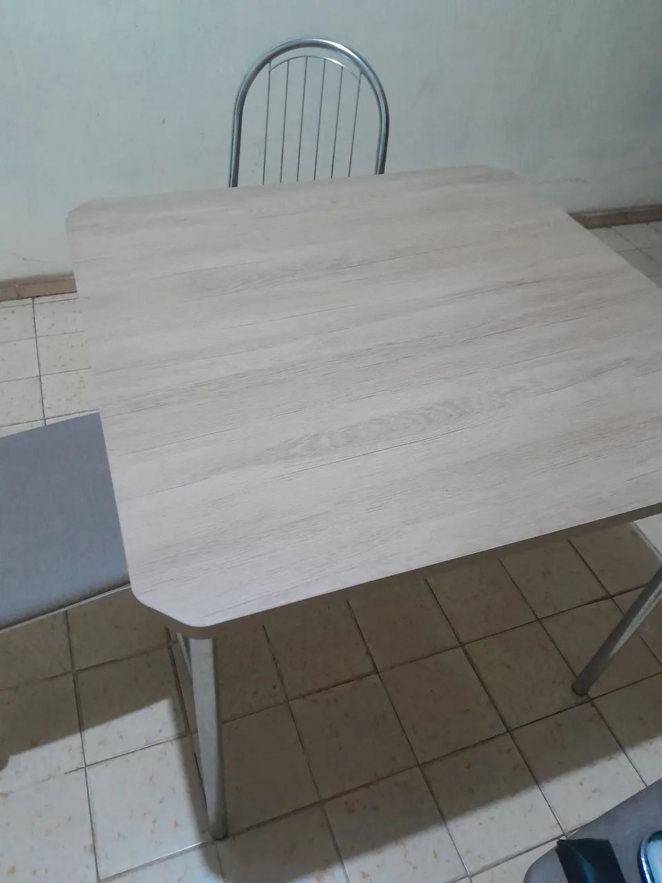 Mesa com 4 cadeiras.  - Foto 3