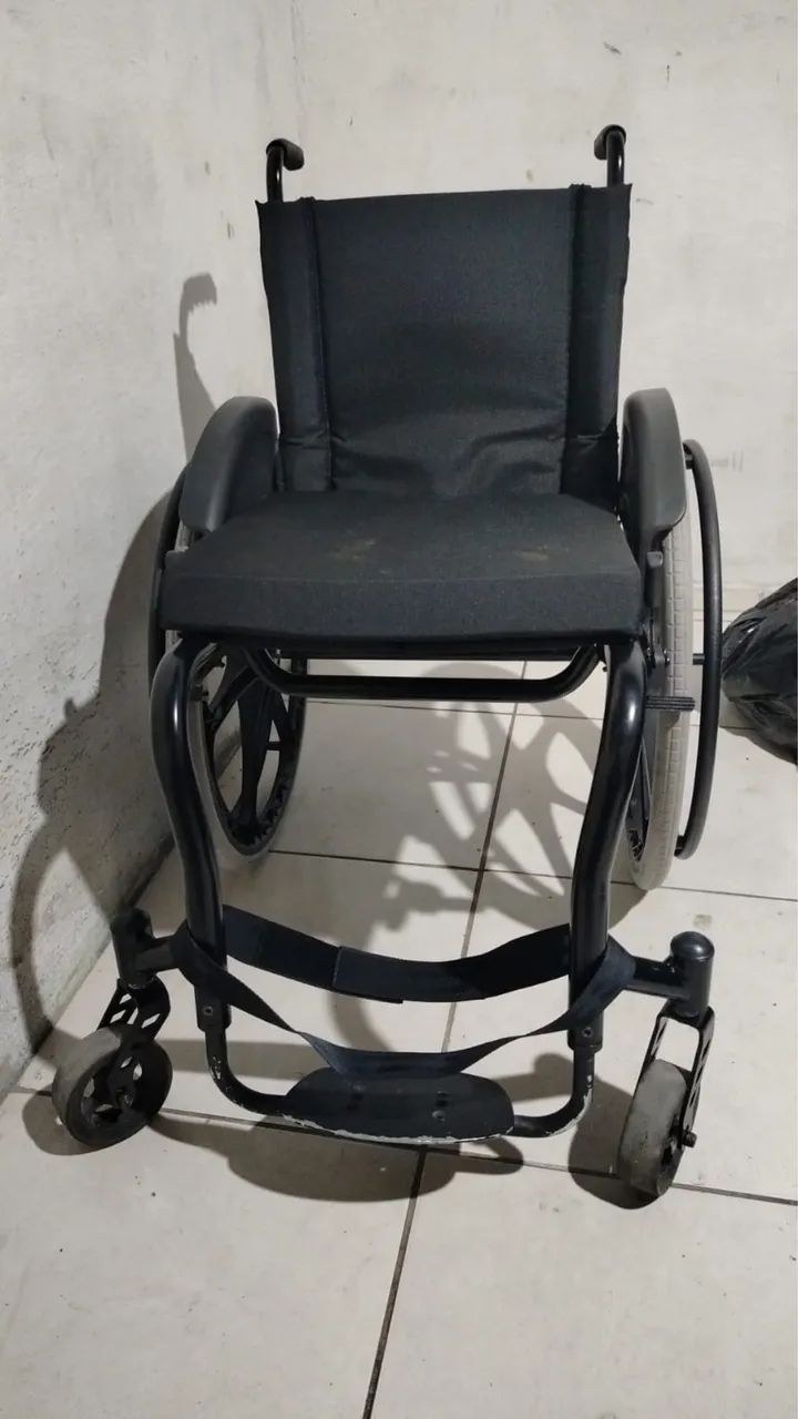 Cadeira de rodas monobloco  - Foto 2