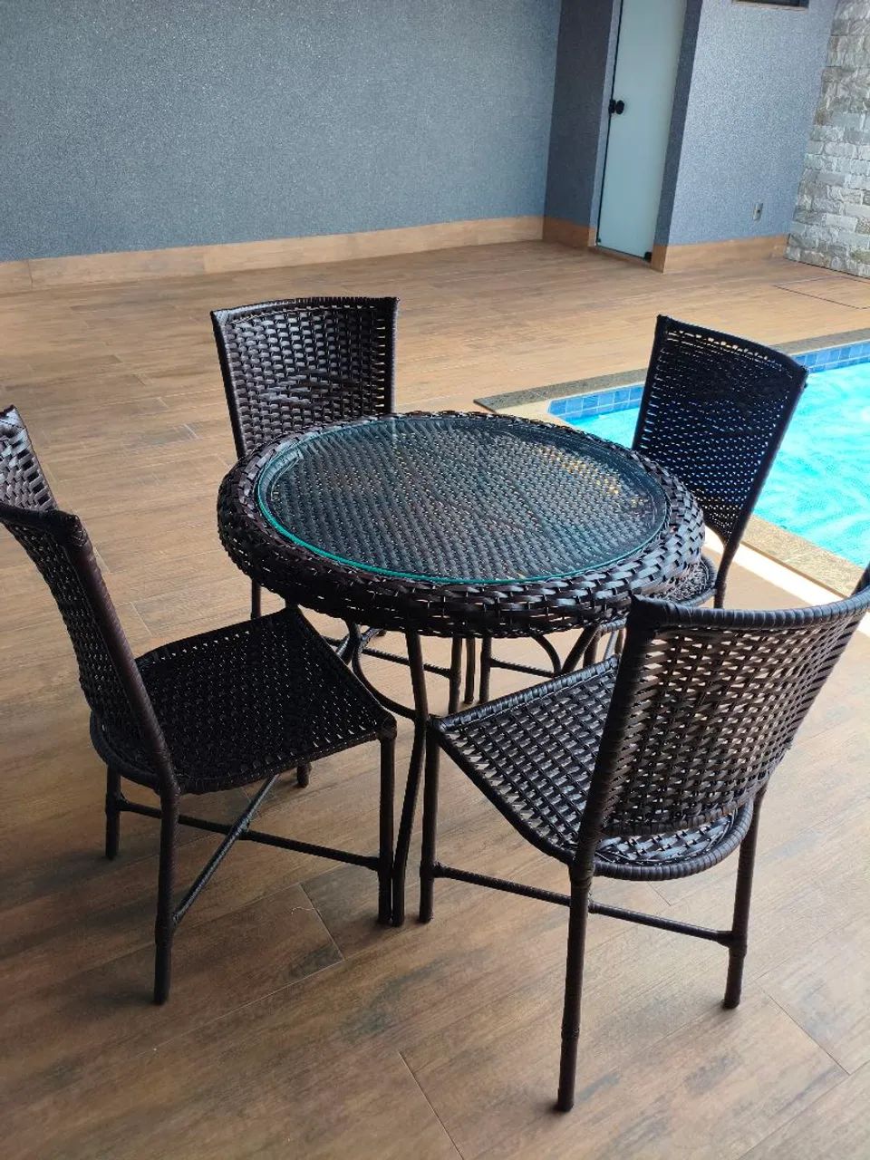 Vende-se mesadas com cadeiras  - Foto 2